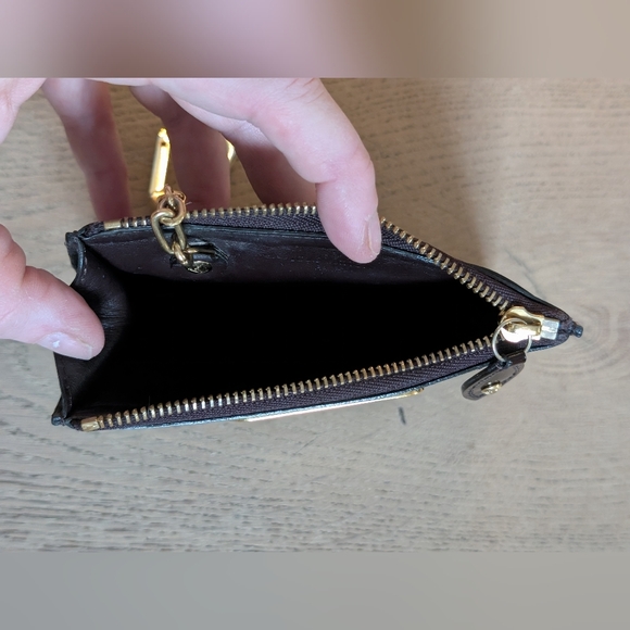 Louis Vuitton Vernis Patent Key & Card Holder in Plum with Gold Hardware - Picture 3 of 6